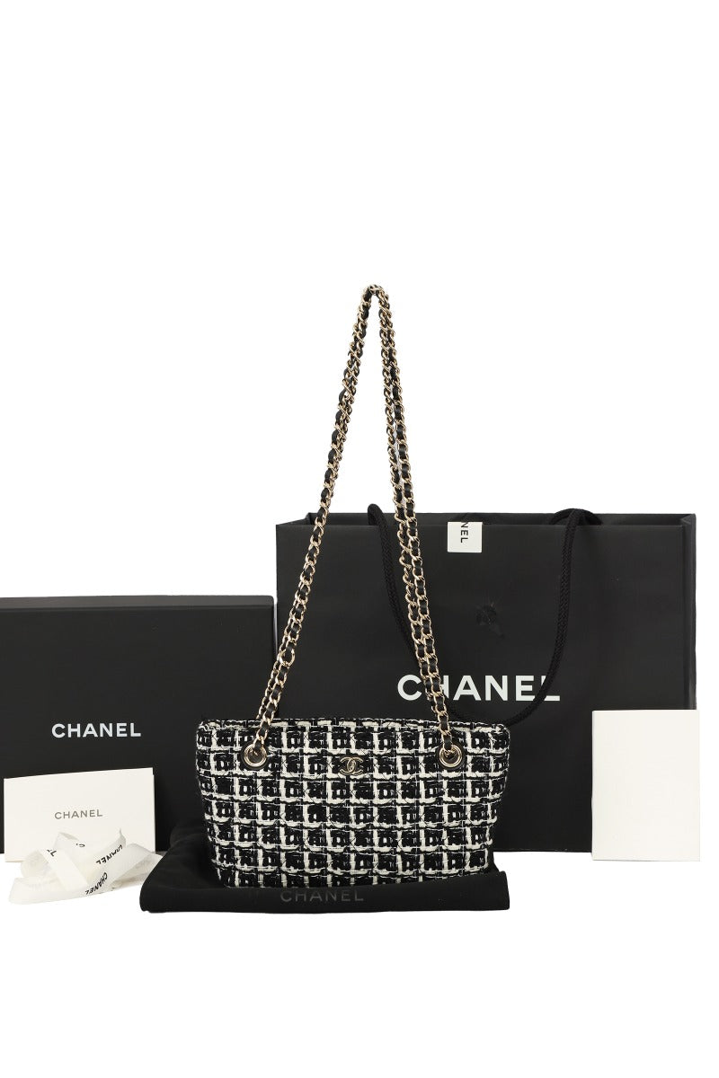 chanel-tweed-small-shoulder-bag