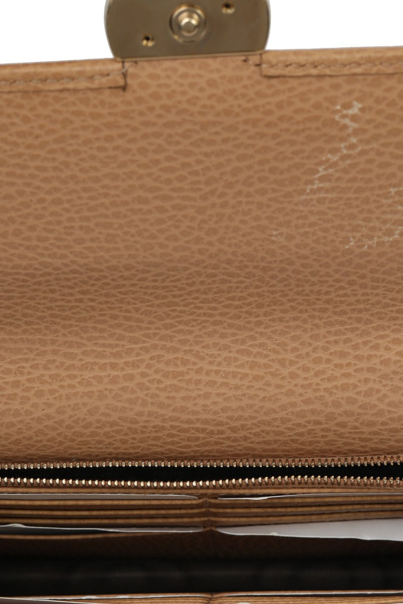 gucci-beige-leather-interlocking-gg-wallet-on-chain-bag