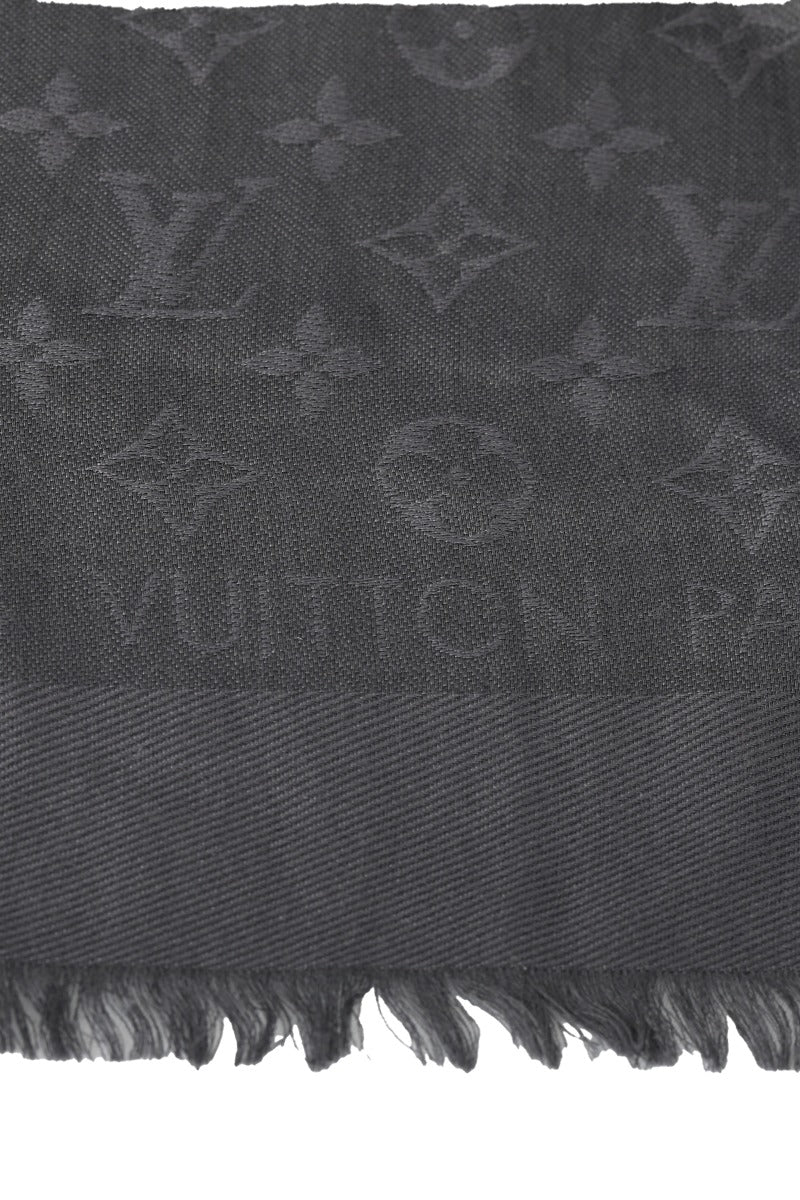 louis-vuitton-monogarm-grey-square-scarf