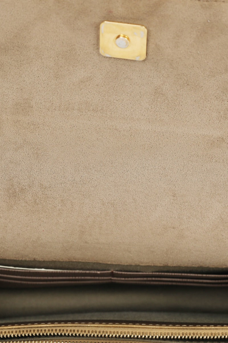 fendi-golden-leather-logo-tube-chain-wallet