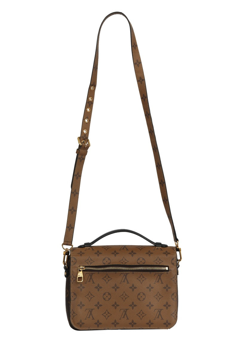 louis-vuitton-pochette-metis-monogram-reverse