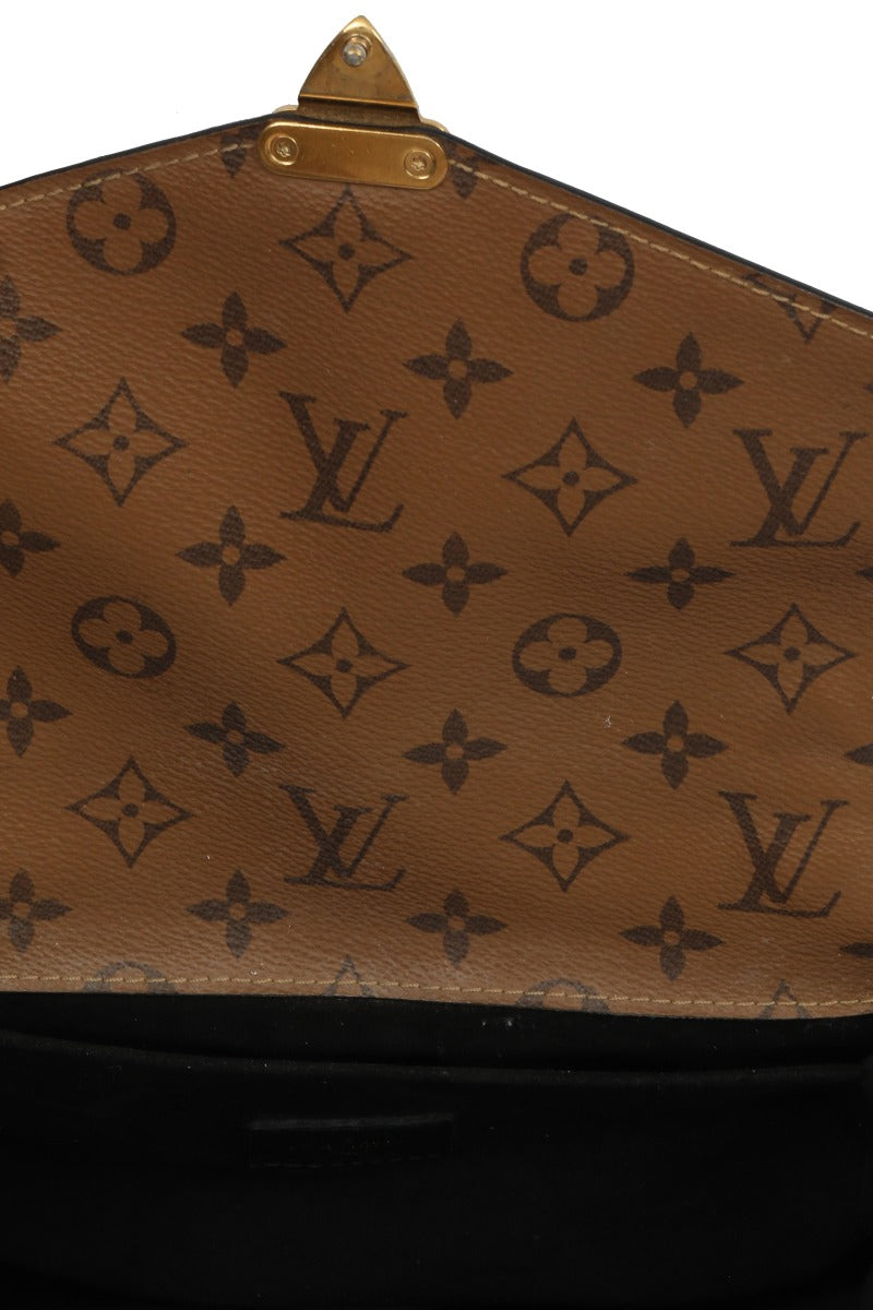 louis-vuitton-pochette-metis-monogram-reverse