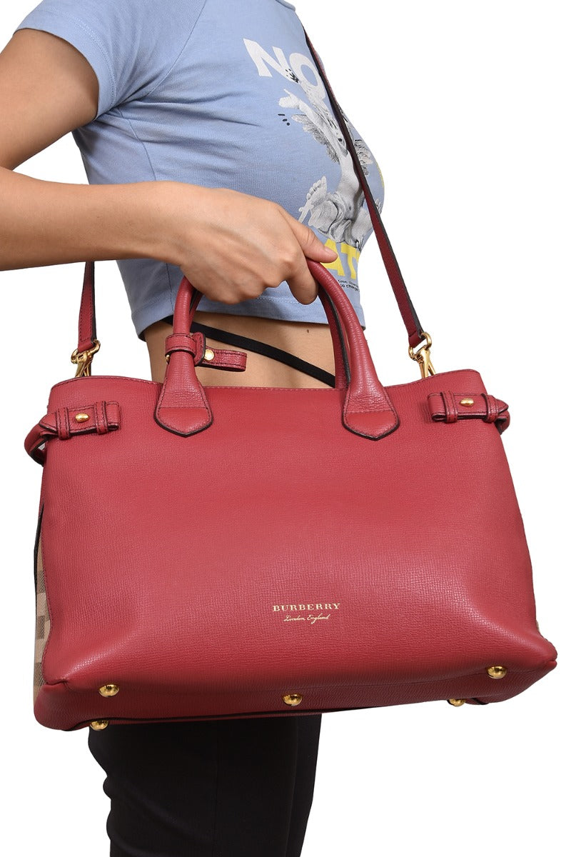 burberry-banner-medium-handbag