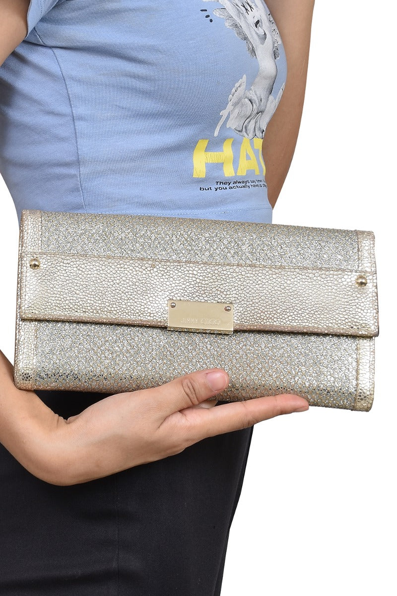 jimmy-choo-metallic-glitter-clutch