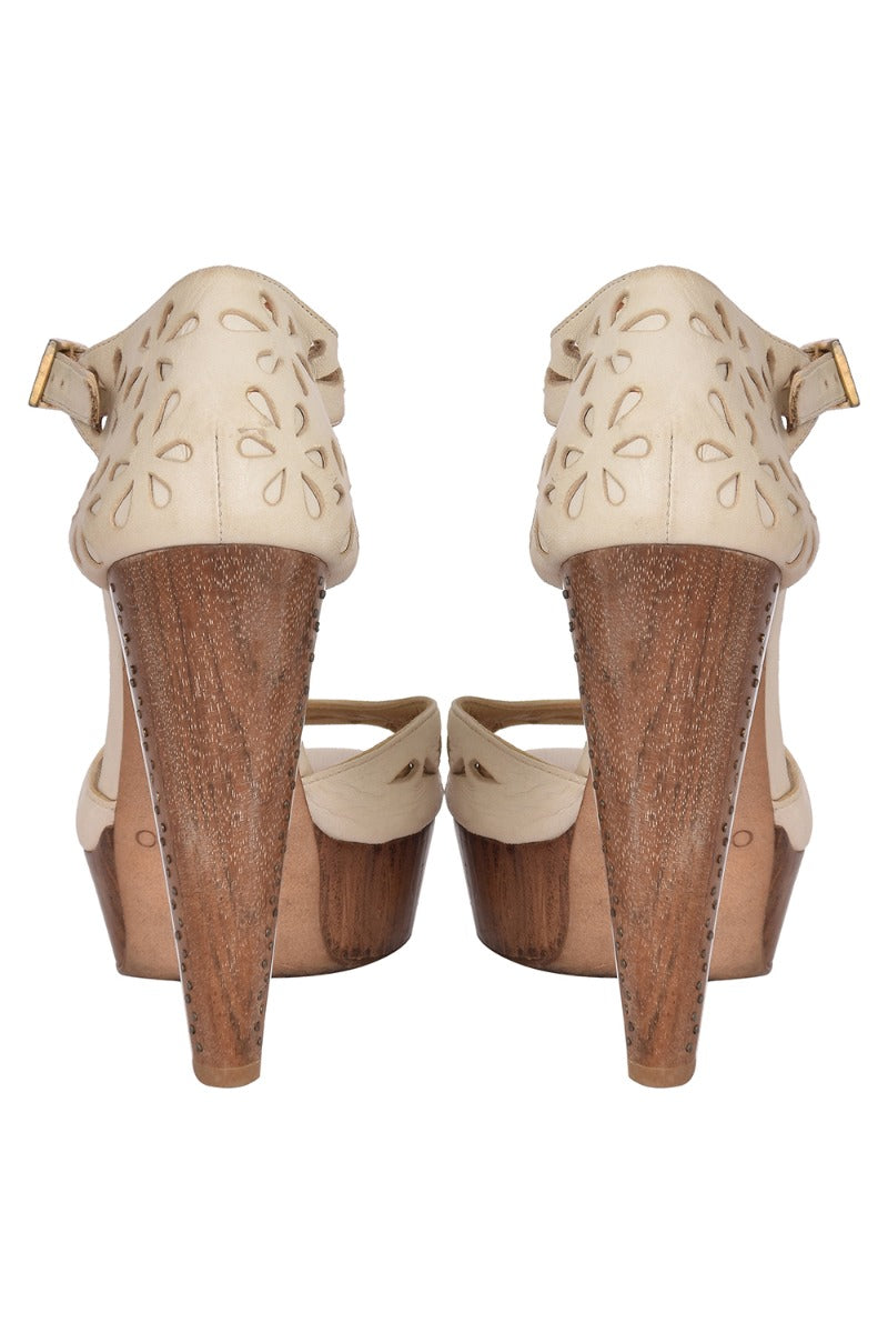 jimmy-choo-off-white-leather-pumps