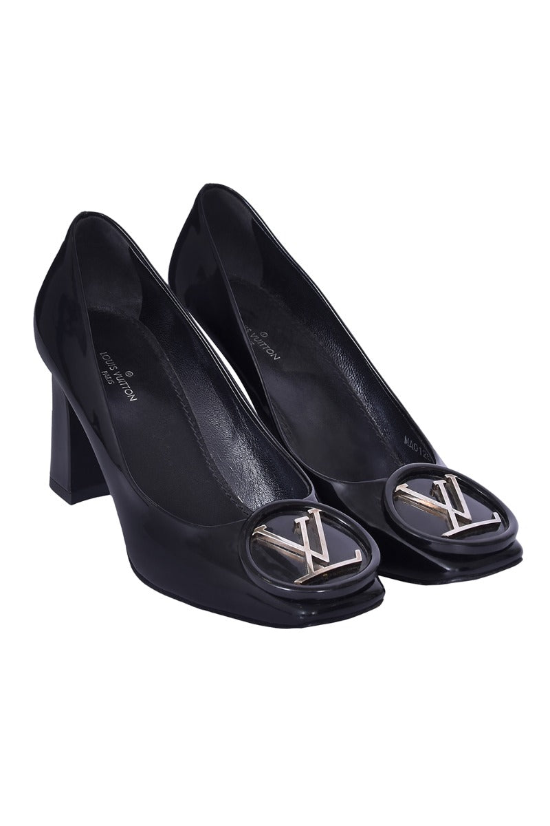 louis-vuitton-circle-logo-black-heels