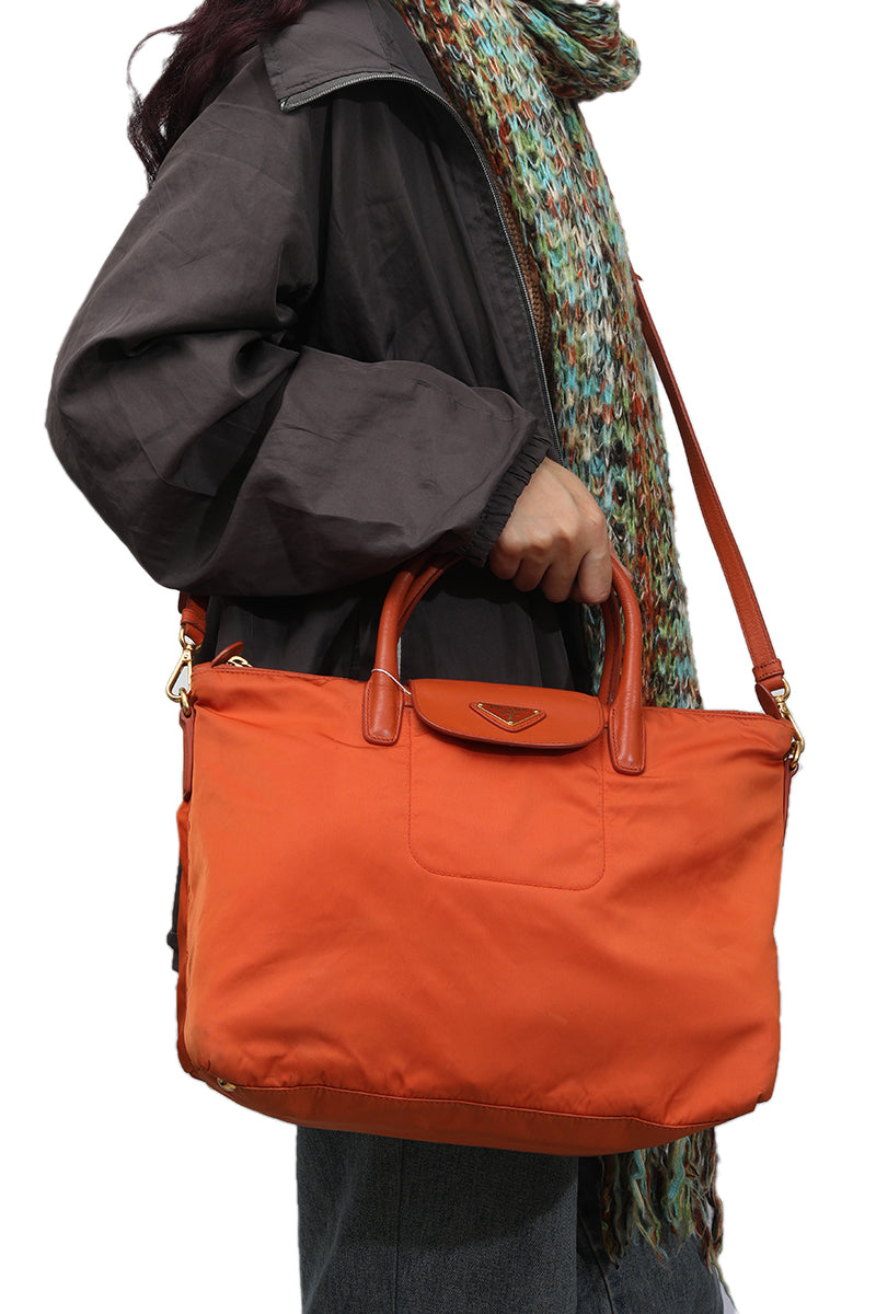 prada-orange-tessuto-tote-bag