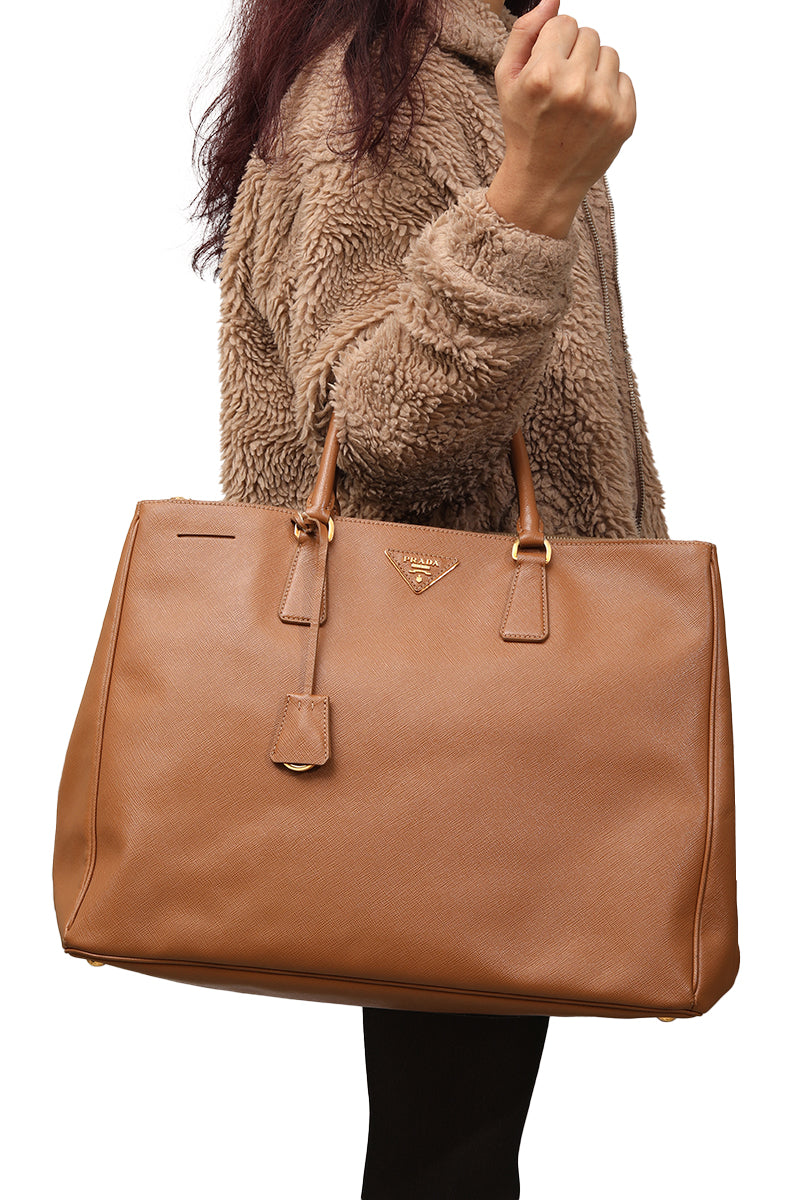 prada-saffino-lux-large-tote-caramel