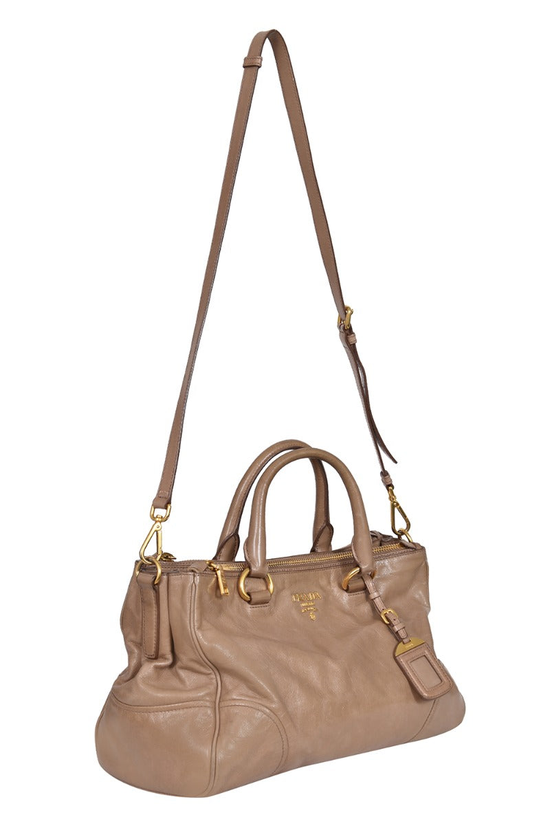 prada-vitello-daino-leather-handbag-rt156-103