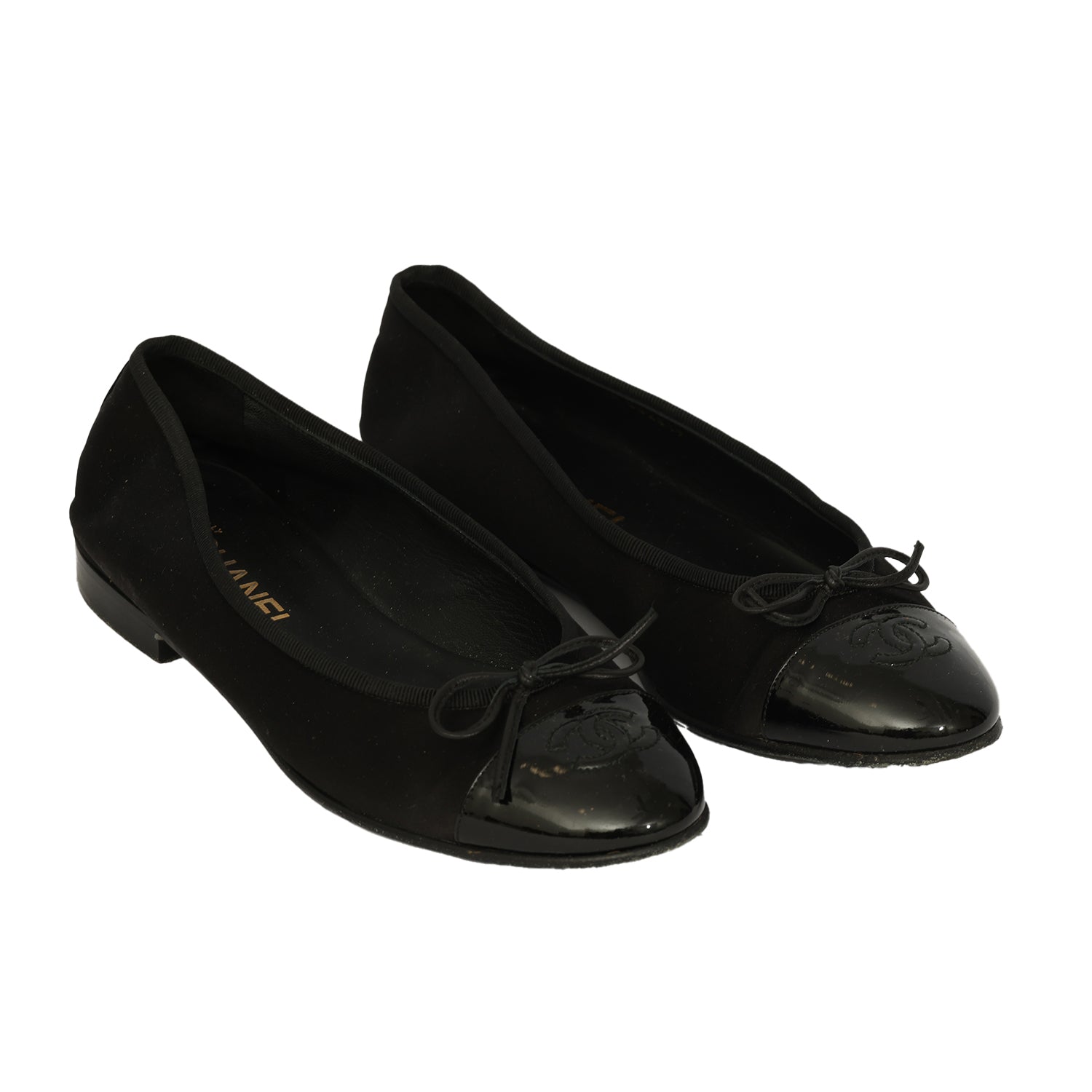 CHANEL SIZE EU 38 PATENT LEATHER CC CAP TOE BALLET FLATS 
