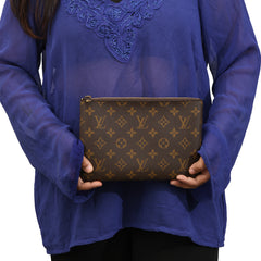 LOUIS VUITTON MONOGRAM KEY POUCH M