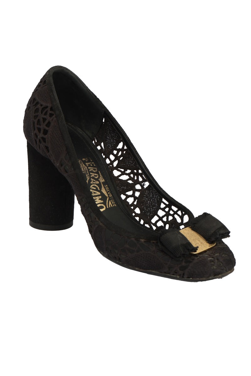 SALVATORE FERRAGAMO SIZE EU  40 BLACK LACE HEELS