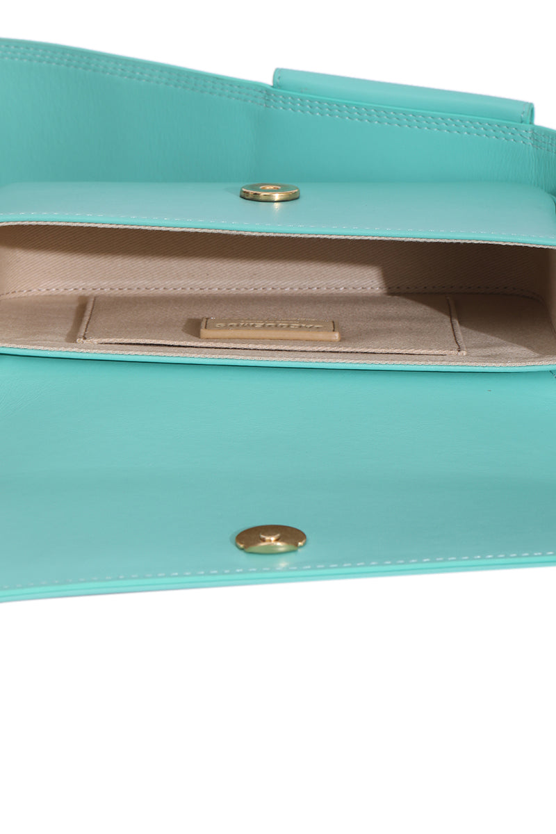 Jacquemus Le Carinu Logo Plague Shoulder Bag 