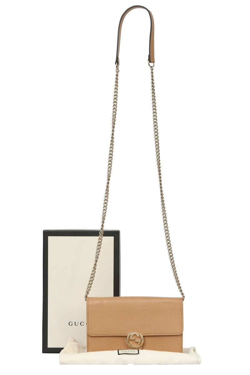 gucci-beige-leather-interlocking-gg-wallet-on-chain-bag