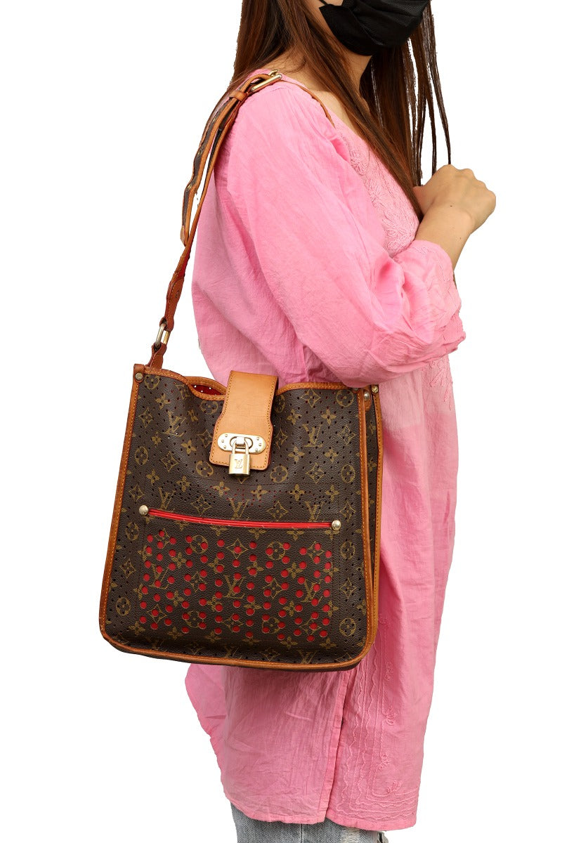 louis-vuitton-musette-perforated-monogram