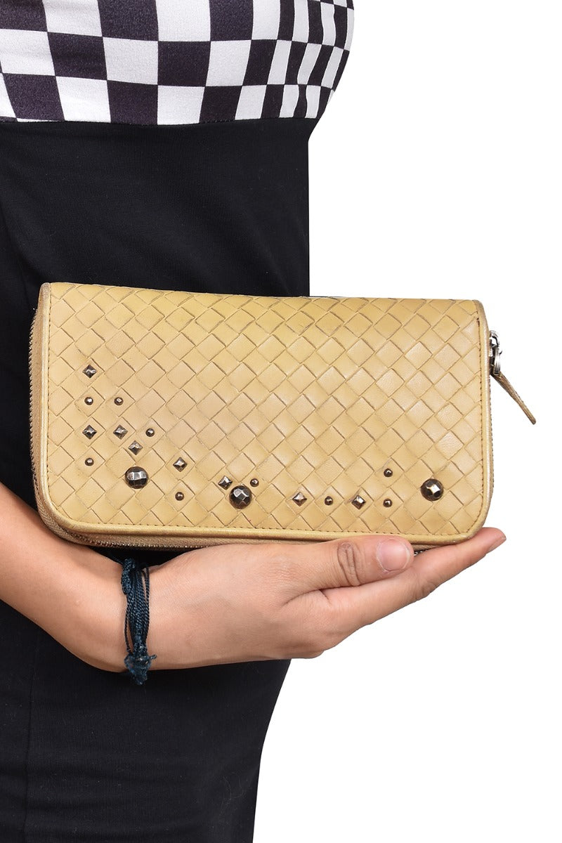 bottega-veneta-long-zipper-wallet