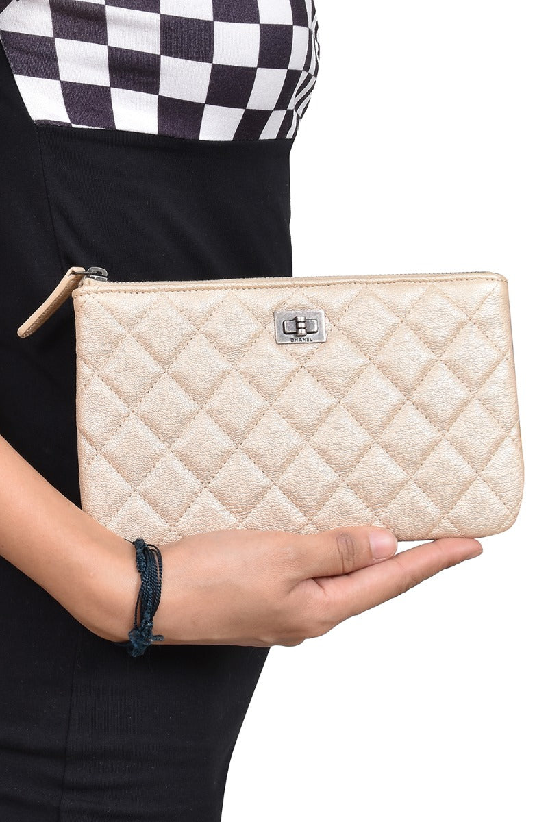 chanel-calfskin-quilted-clutch