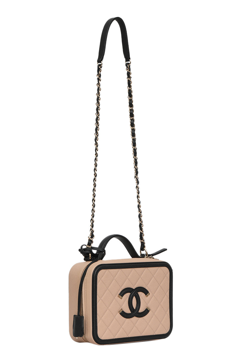 chanel-filigree-chain-vanity-clutch