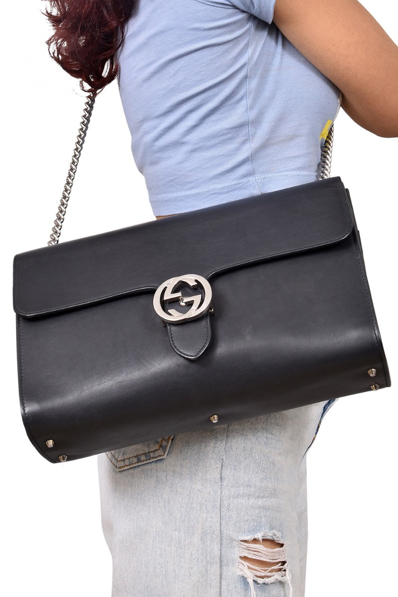 gucci-black-leather-medium-interlocking-gg-shoulder-bag