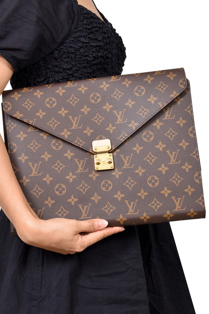 louis-vuitton-monogram-mark-folder