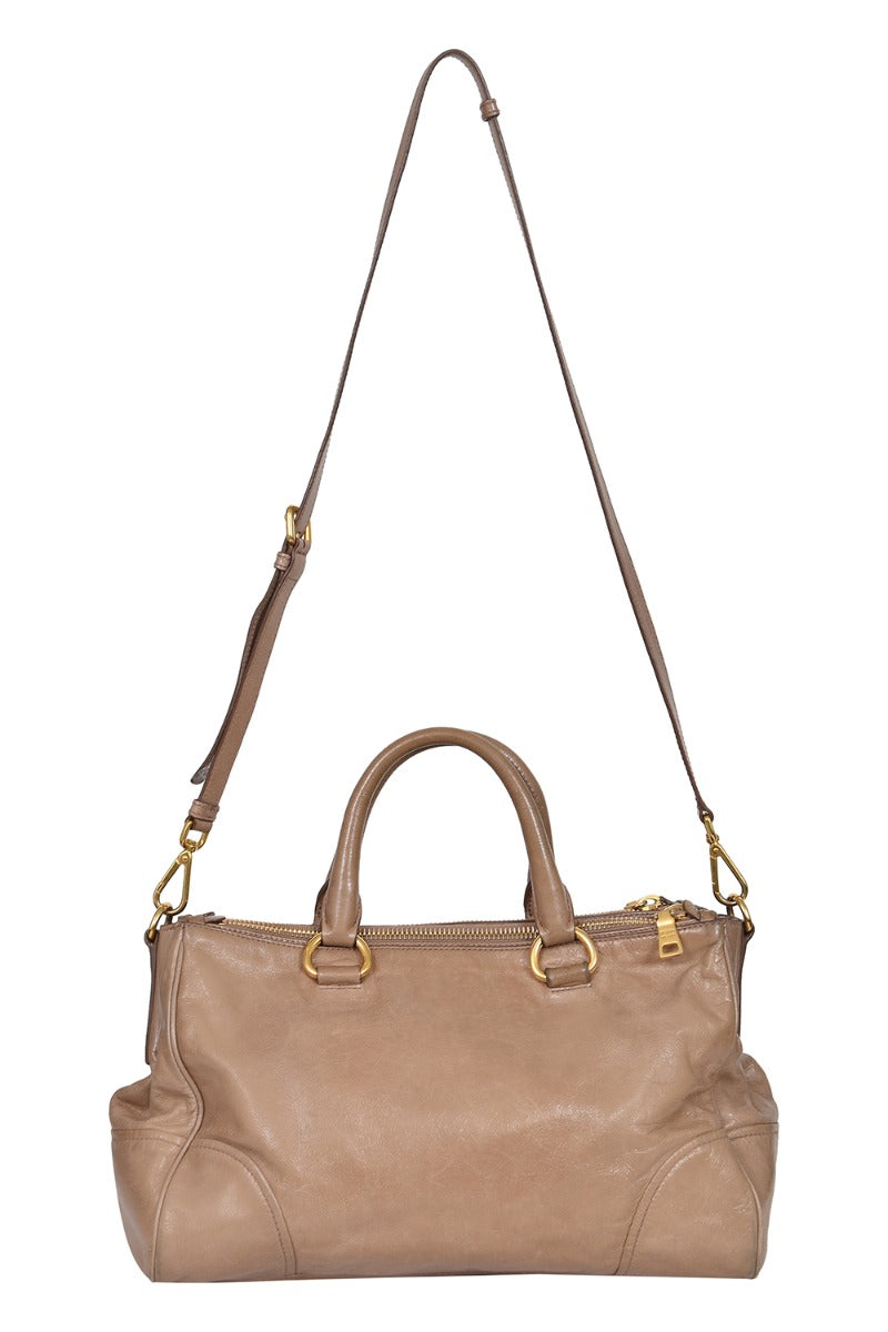 prada-vitello-daino-leather-handbag-rt156-103