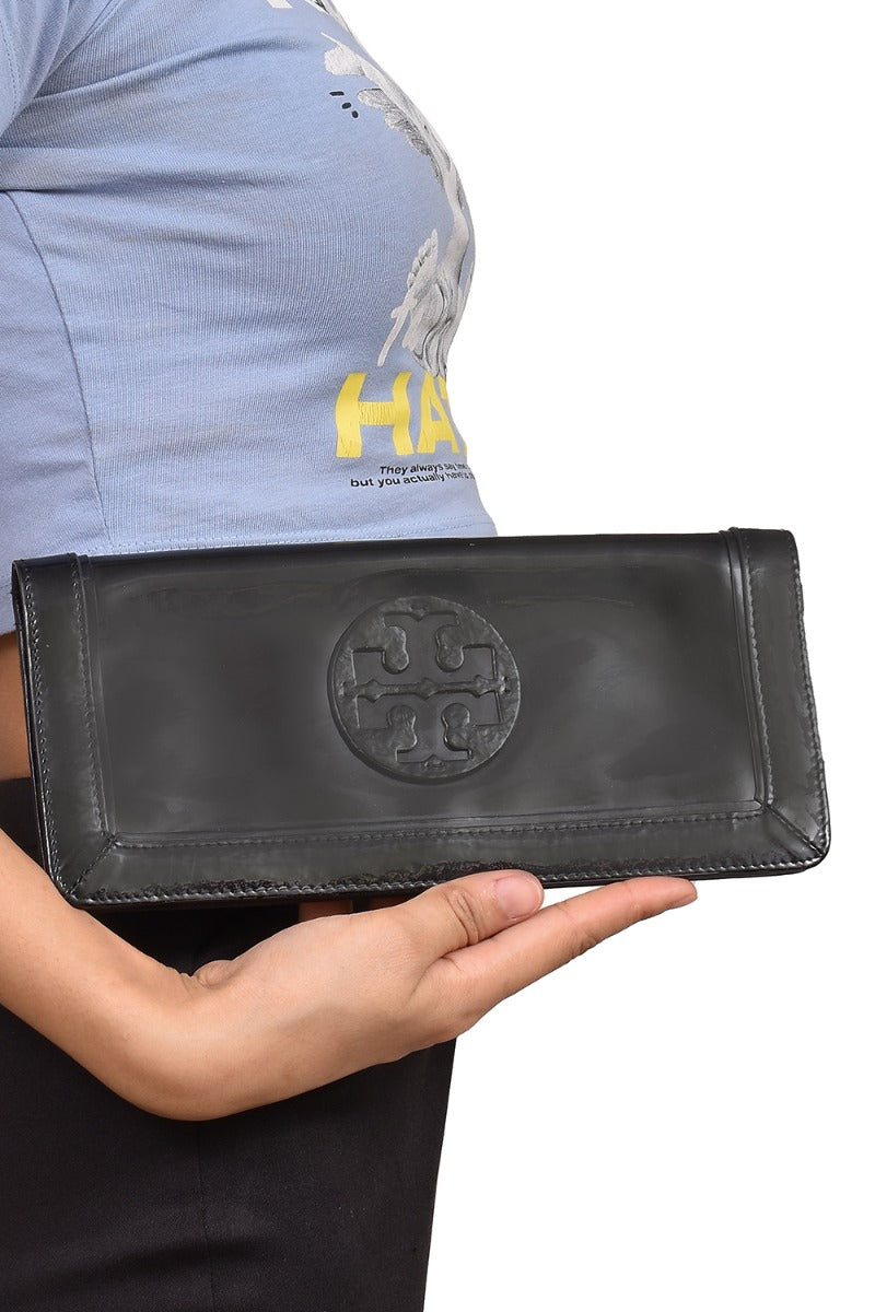 tory-burch-black-leather-clutch