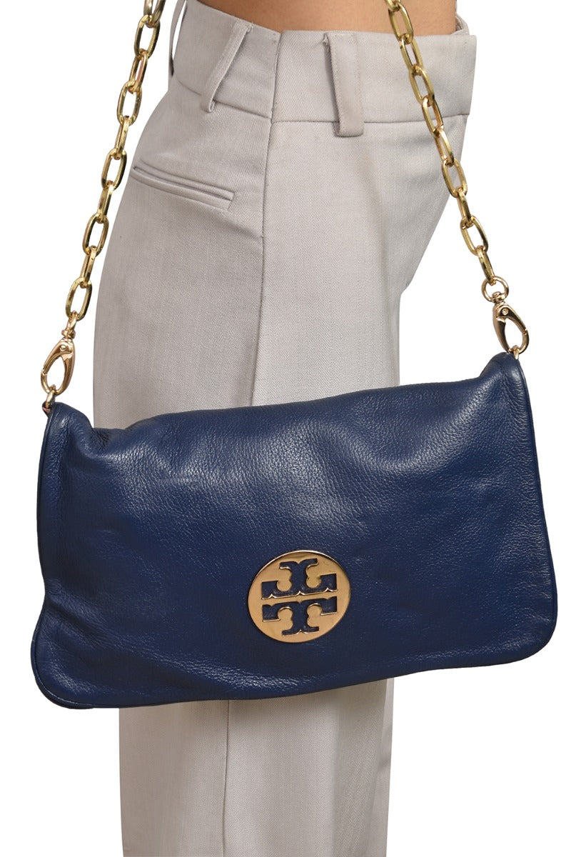 tory-burch-leather-logo-flap-clutch-shoulder-bag