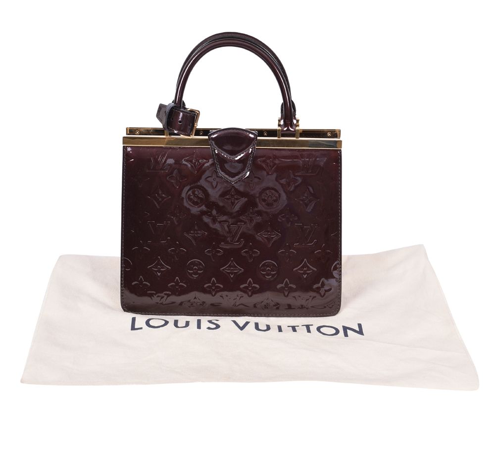 Louis Vuitton Vernis Pochette Accessories NM Amarante